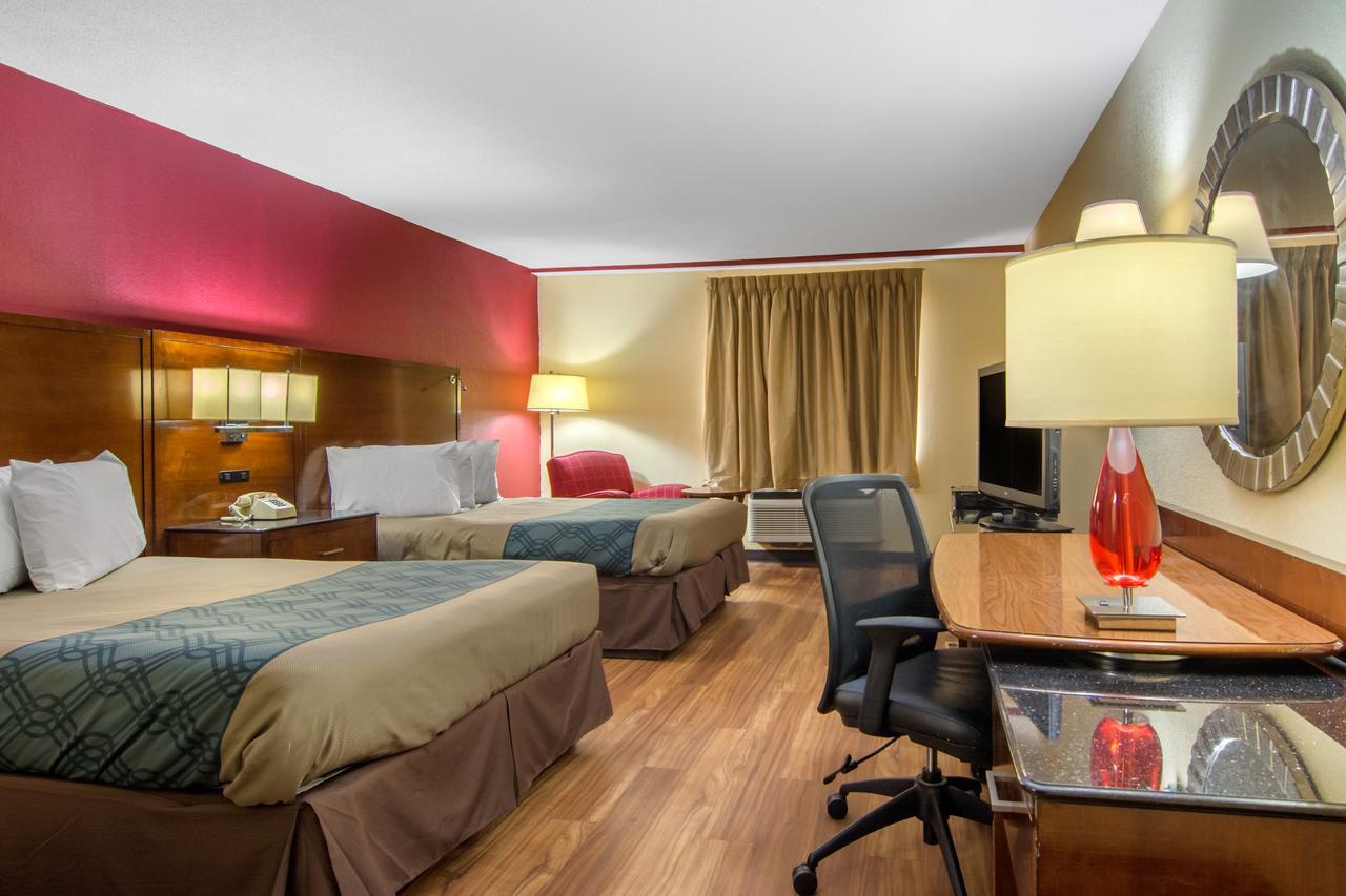 Travelodge By Wyndham Hotel Forsyth