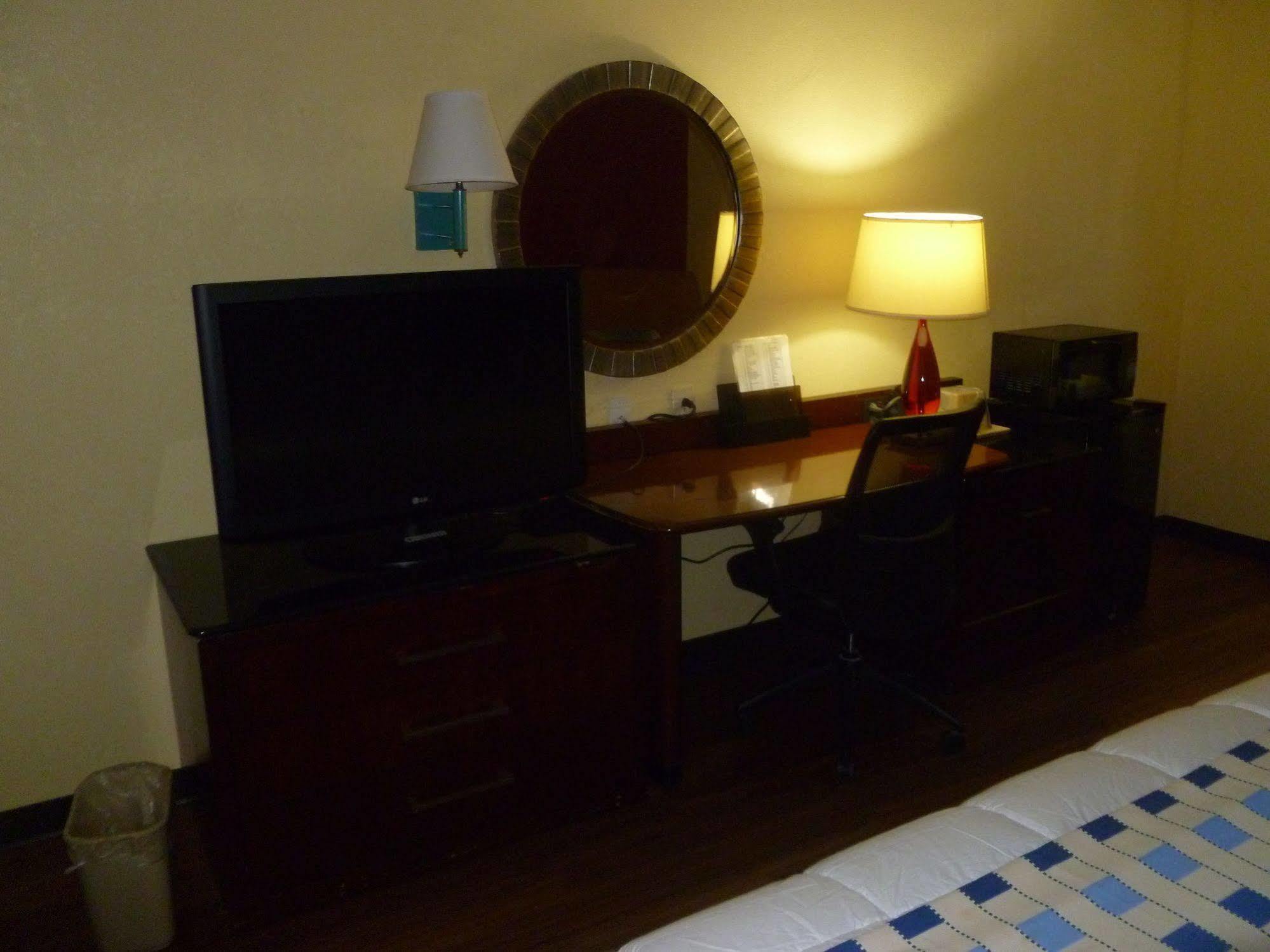 Hotel Travelodge By Wyndham 2*