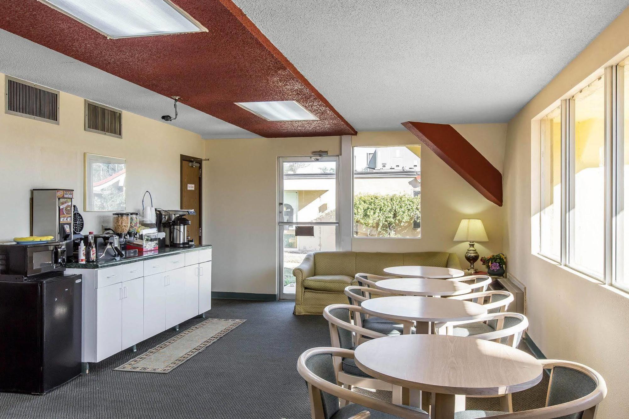 Travelodge By Wyndham Hotel