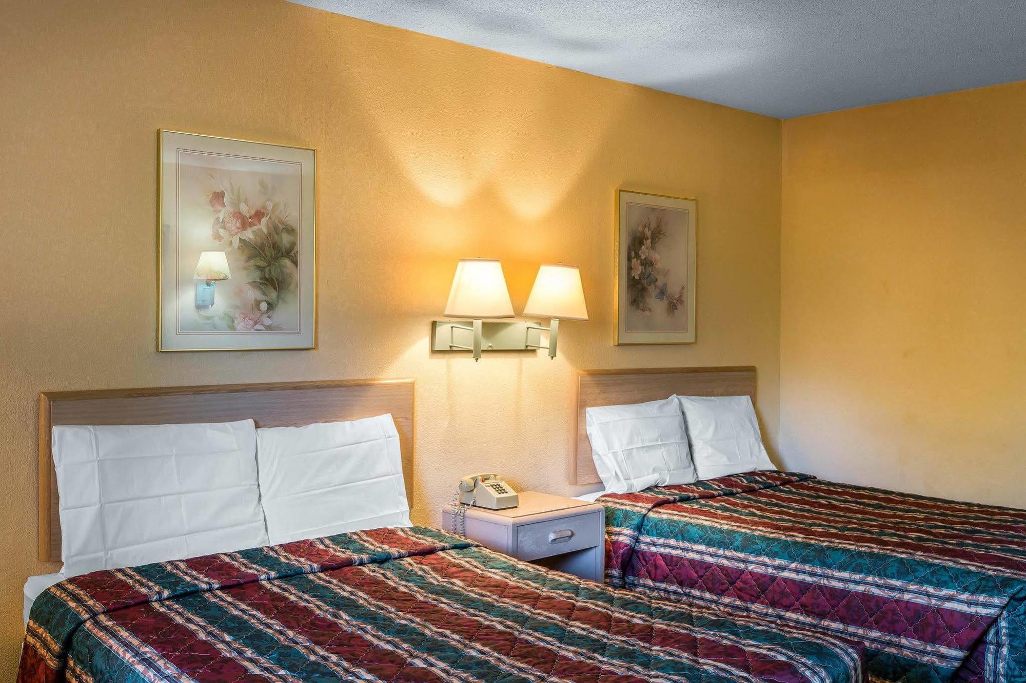 Hotel Travelodge By Wyndham 2*