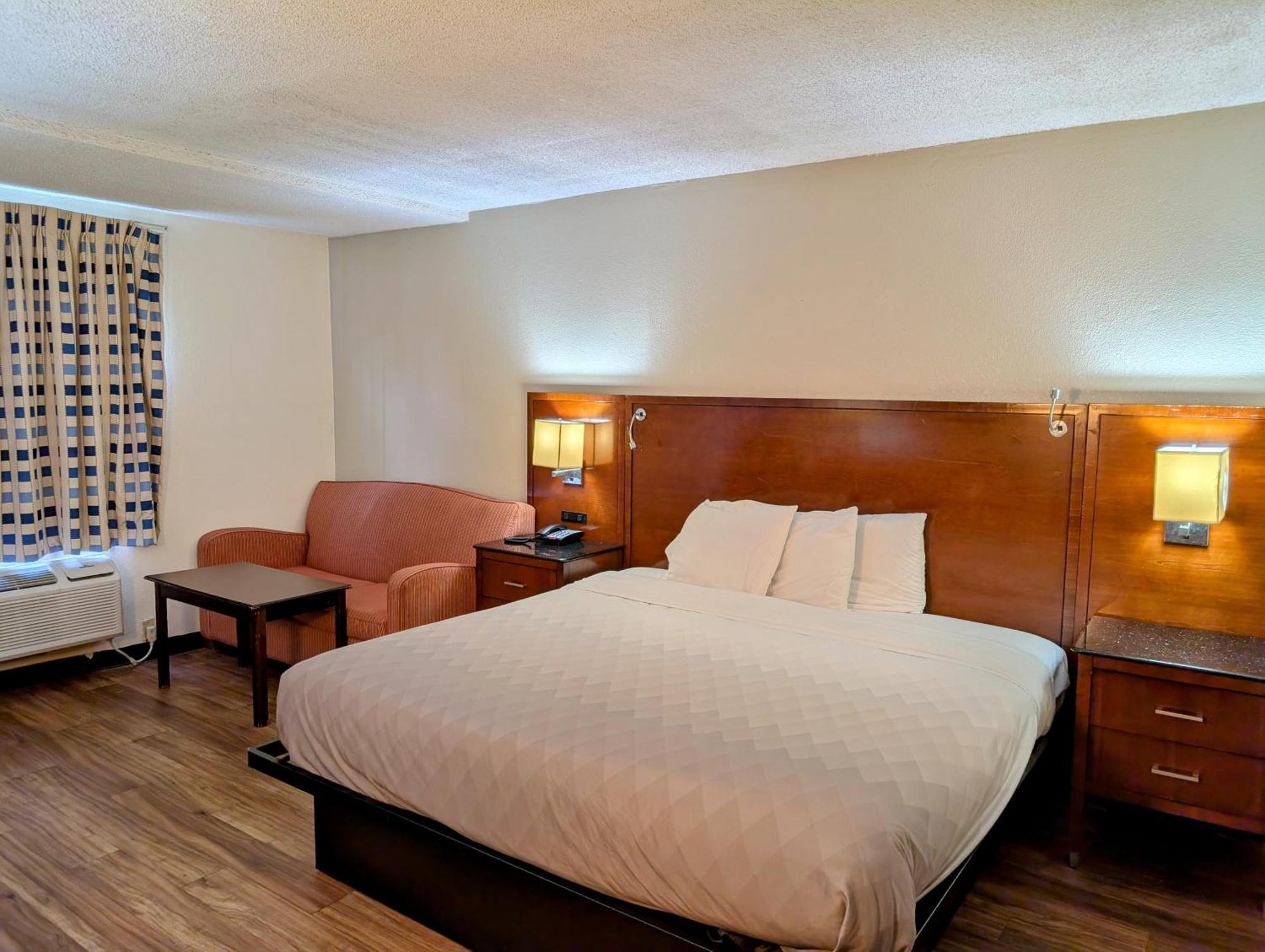 Travelodge By Wyndham Hotel Forsyth