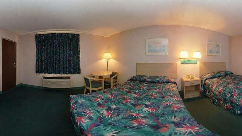 Travelodge By Wyndham Hotel 2*
